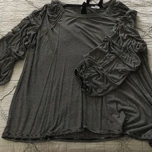 Eyeshadow black & white striped top